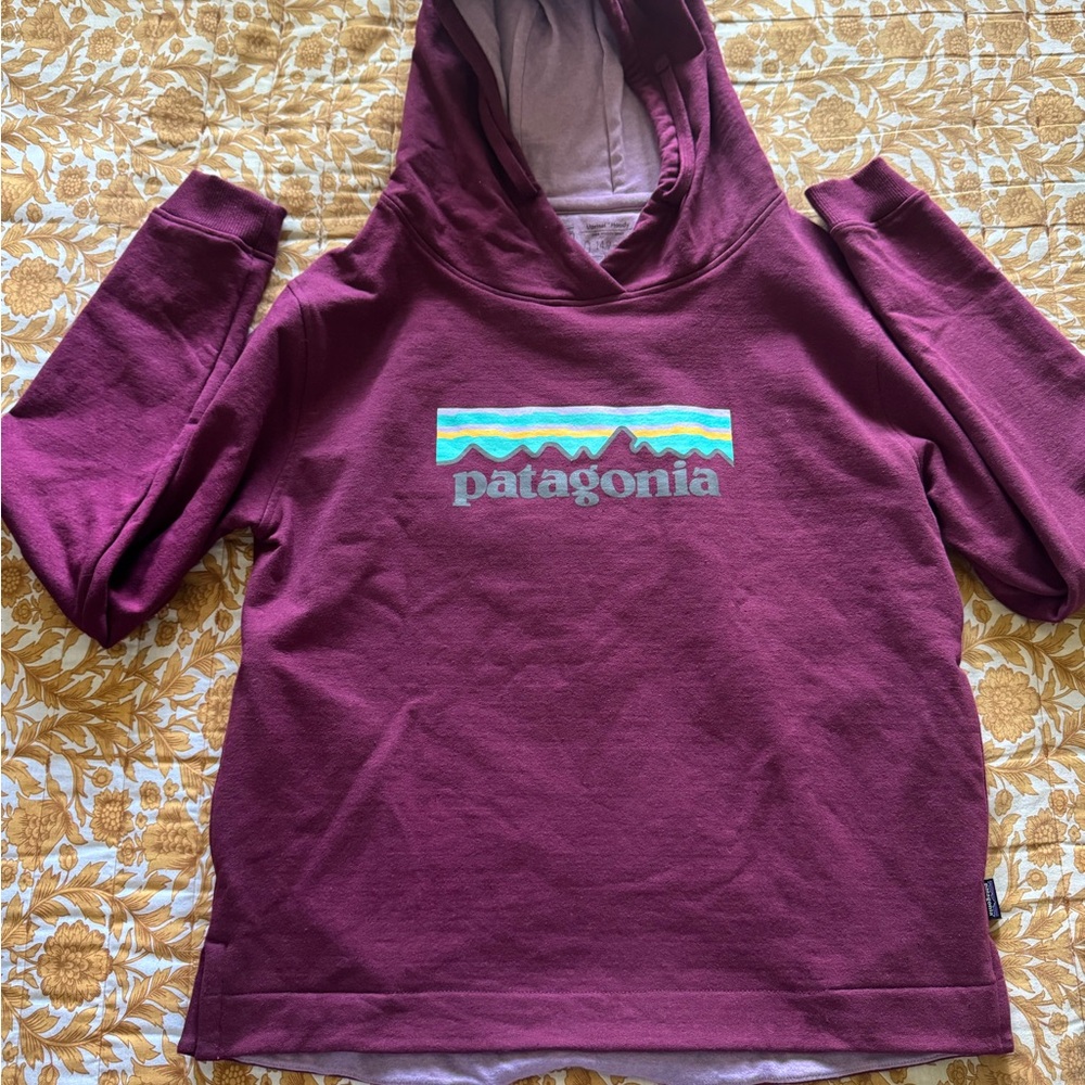 Patagonia Women’s Medium Pastel P-6 Logo Uprisal Hoody Maroon